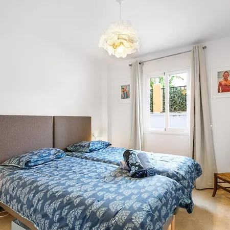 Appartement 300m To The !